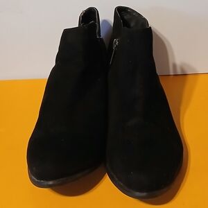 Daisy Fuentes Black Suede Ankle Booties